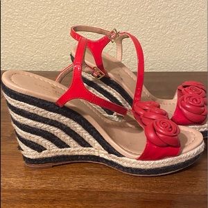 Beautiful almost new wedges ❤️ perfect for you!